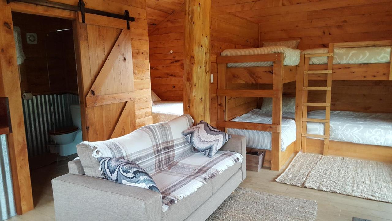 לינה וארוחת בוקר פנגווין Rustic Hut Bush Retreat מראה חיצוני תמונה